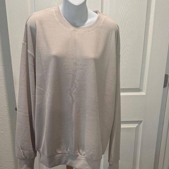 Comfrt Tops - Comfrt unisex waffle top size medium oversized